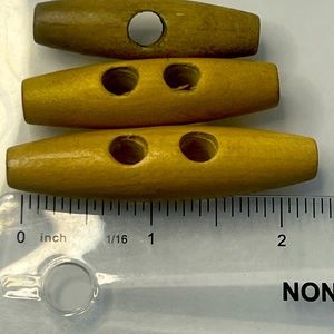 Vintage natural 3 toggle wood buttons